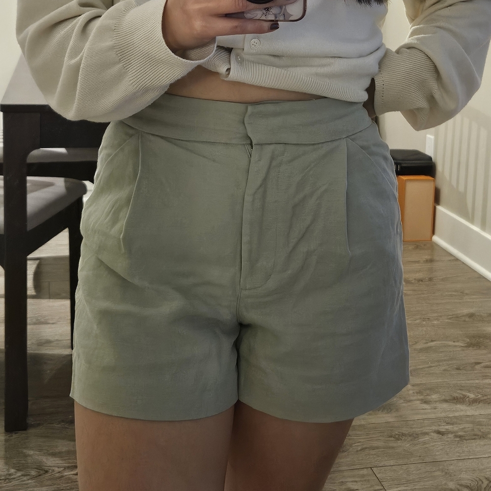 Aritzia Wilfred Shorts in size 0